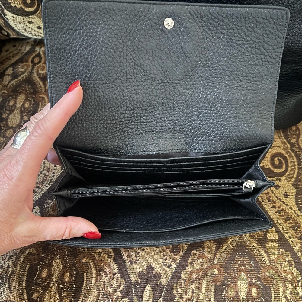 Michael Kors Black Hobo Bag with Wallet - Picture 6 of 6